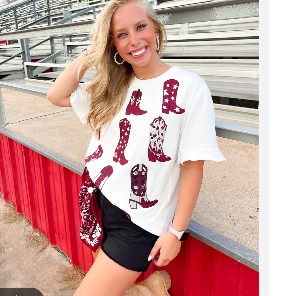 Layerz Clothing Walk the Line Tee Maroon Cowboy Boot Graphic Ruffle Sleeve 2XL